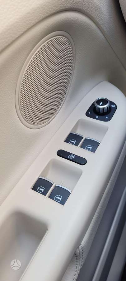 Volkswagen Golf 2011 — photo 17