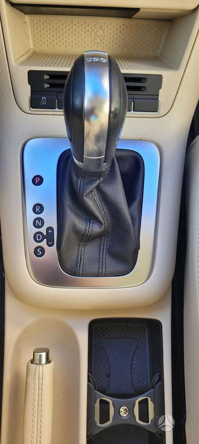 Volkswagen Golf 2011 — photo 27