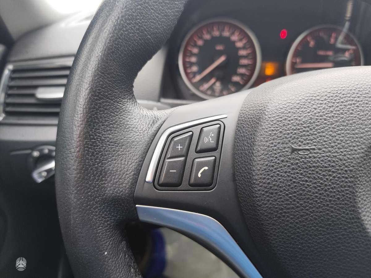 BMW X1 2014 — photo 13
