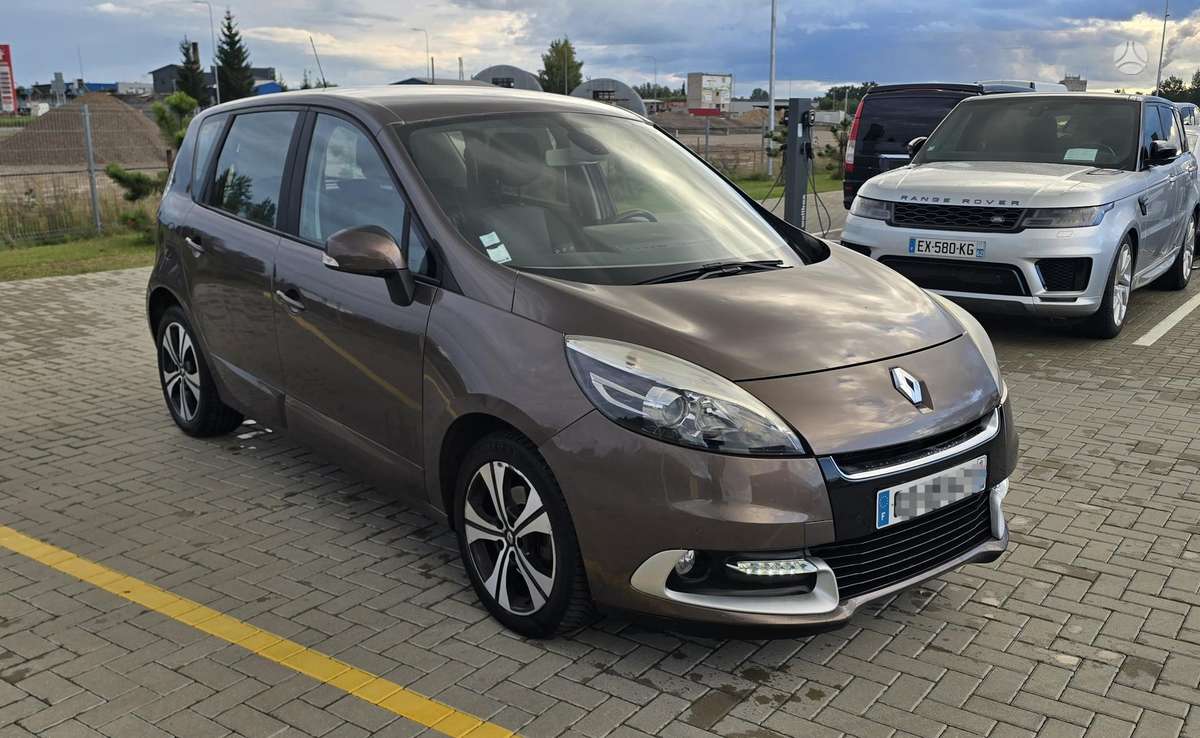 Renault Scenic 2012 — interior