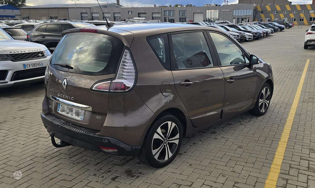 Renault Scenic 2012 — engine 1461 cm³, 110 HP (81kW)