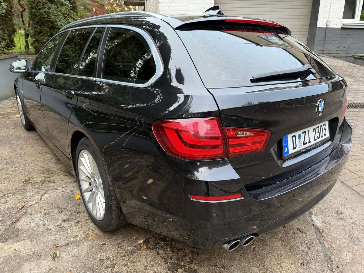 BMW 520 2013 — interior