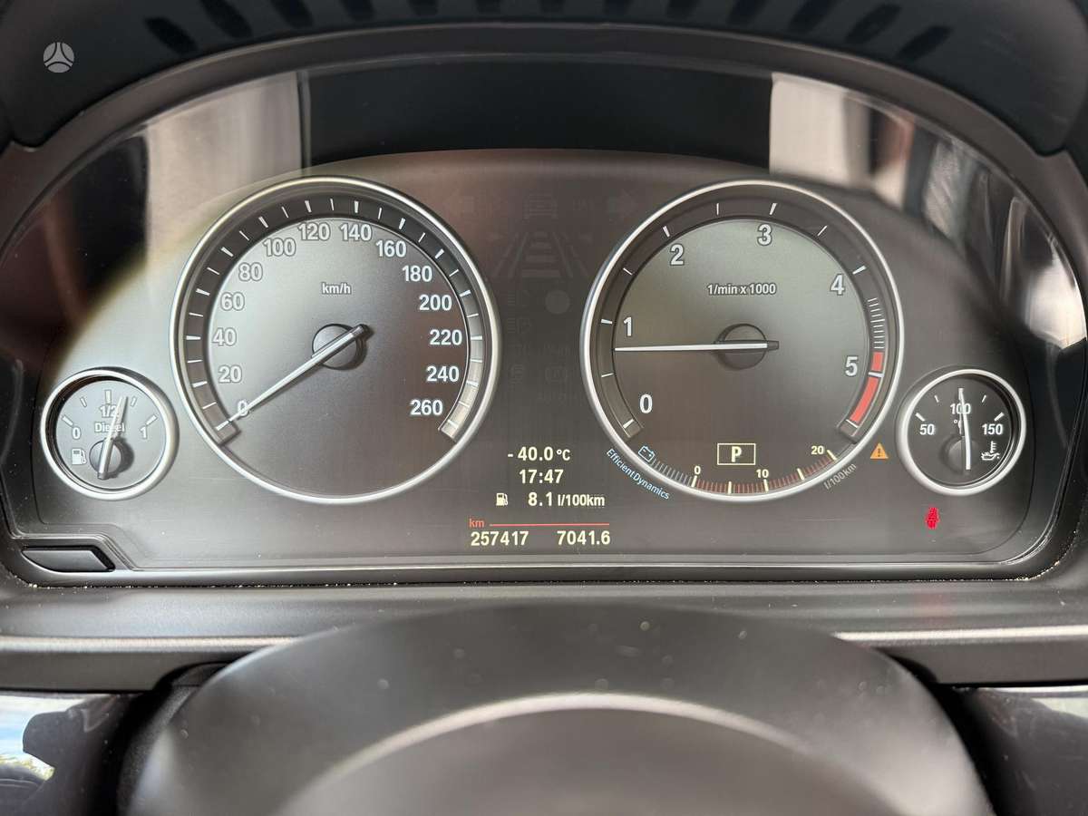 BMW 520 2011 — photo 10