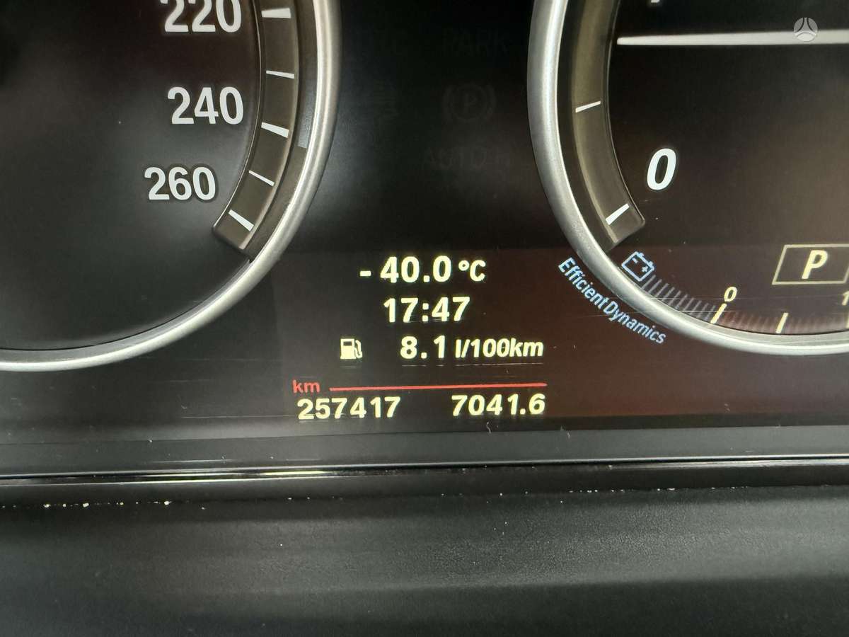 BMW 520 2011 — photo 11