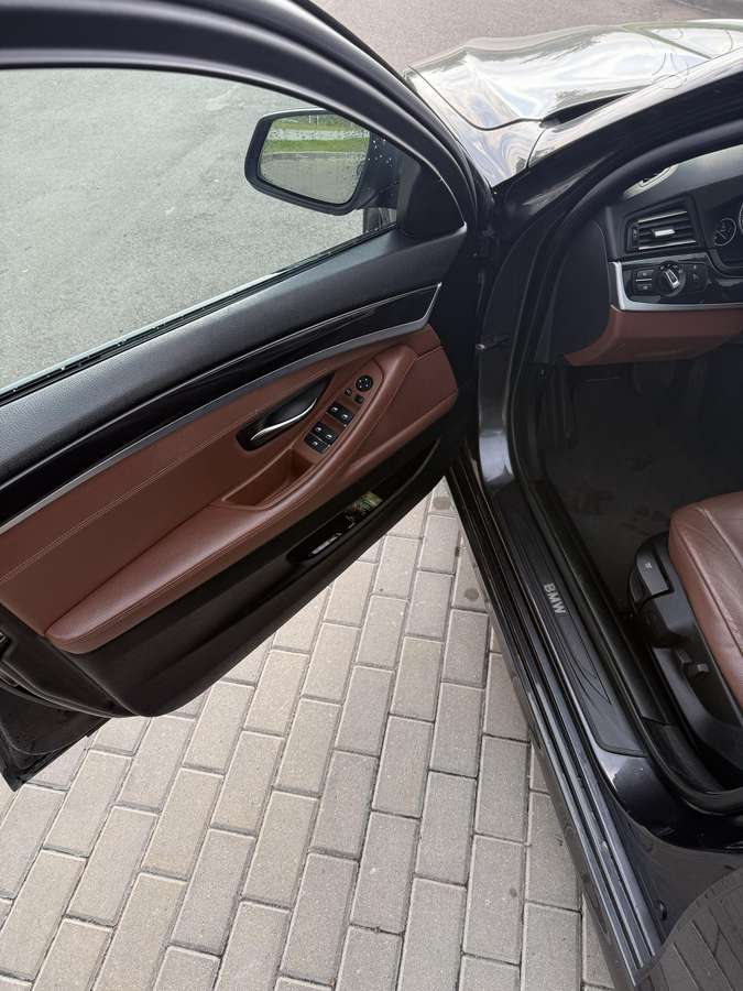 BMW 520 2011 — photo 12