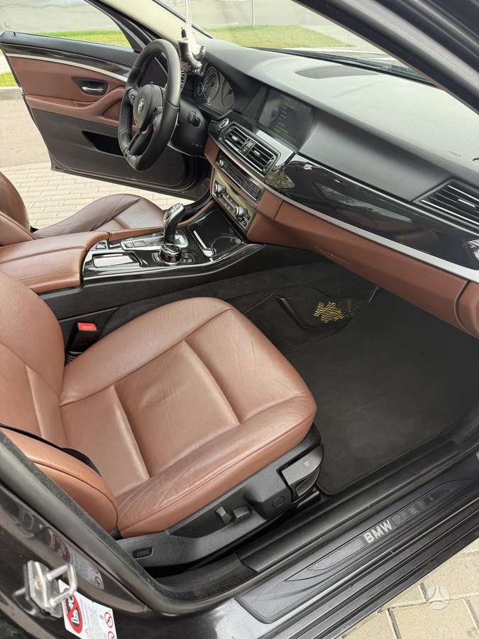 BMW 520 2011 — photo 13