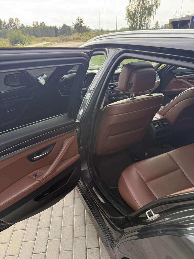BMW 520 2011 — photo 14