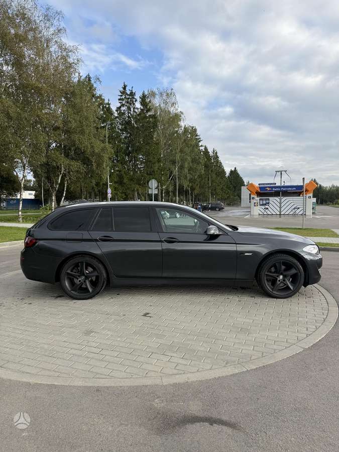 BMW 520 2011 — engine 1995 cm³, 184 HP (135kW)