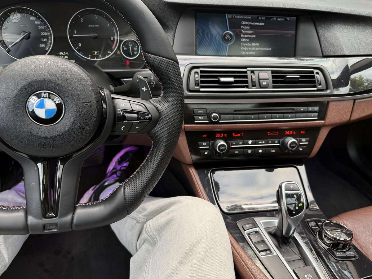 BMW 520 2011 — photo 9