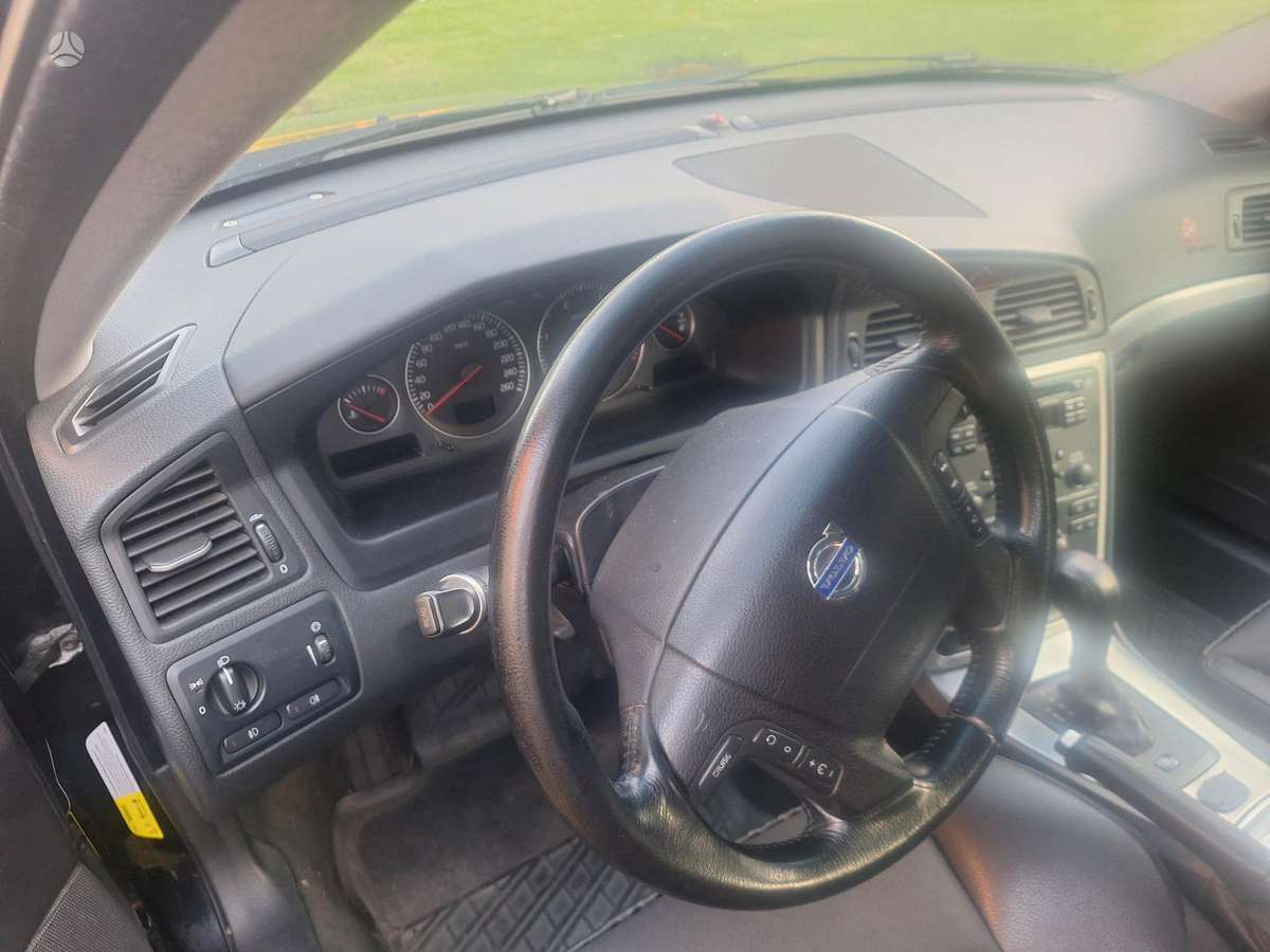 Volvo V70 2006 — engine 2400 cm³, 185 HP (136kW)
