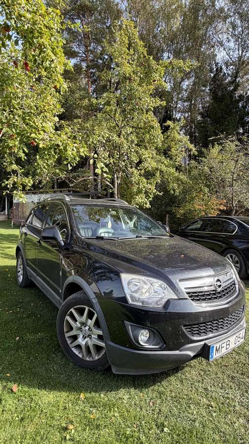 Opel Antara 2011 — rear view