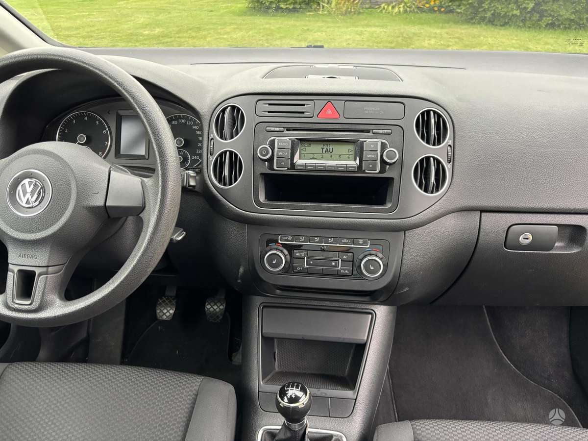 Volkswagen Golf 2011 — photo 18