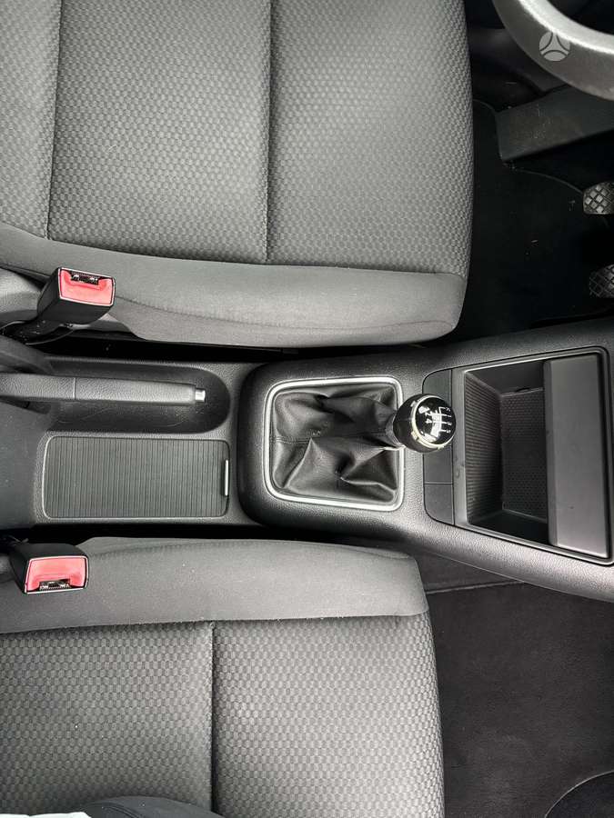 Volkswagen Golf 2011 — photo 19