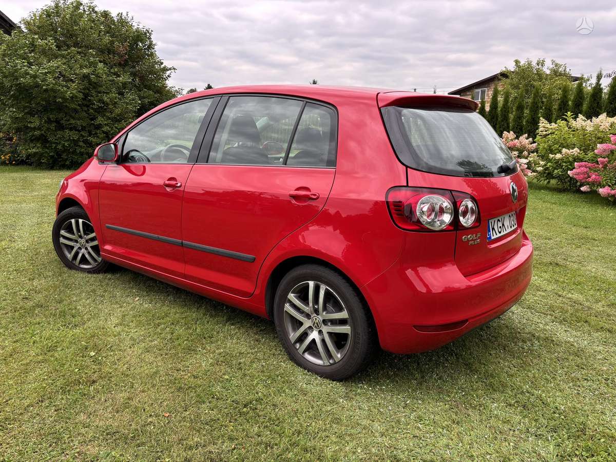 Volkswagen Golf 2011 — engine 1197 cm³, 86 HP (63kW)
