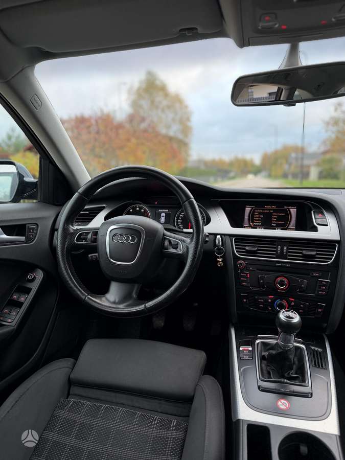 Audi A4 2009 — photo 10