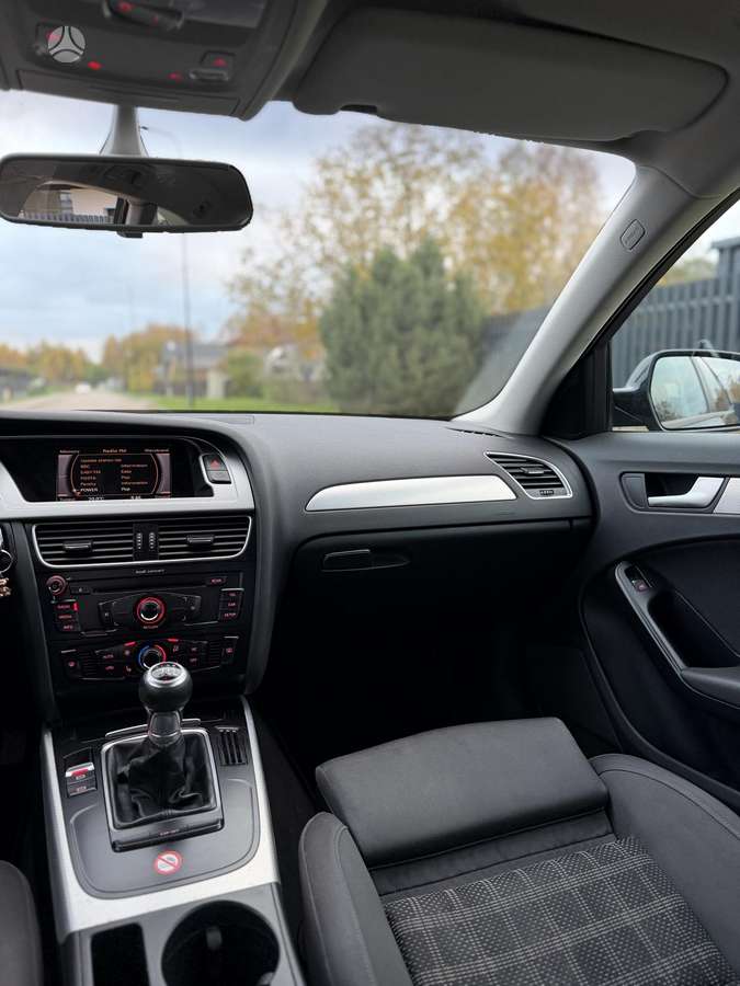 Audi A4 2009 — photo 11