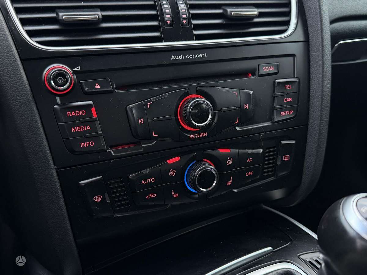 Audi A4 2009 — photo 16