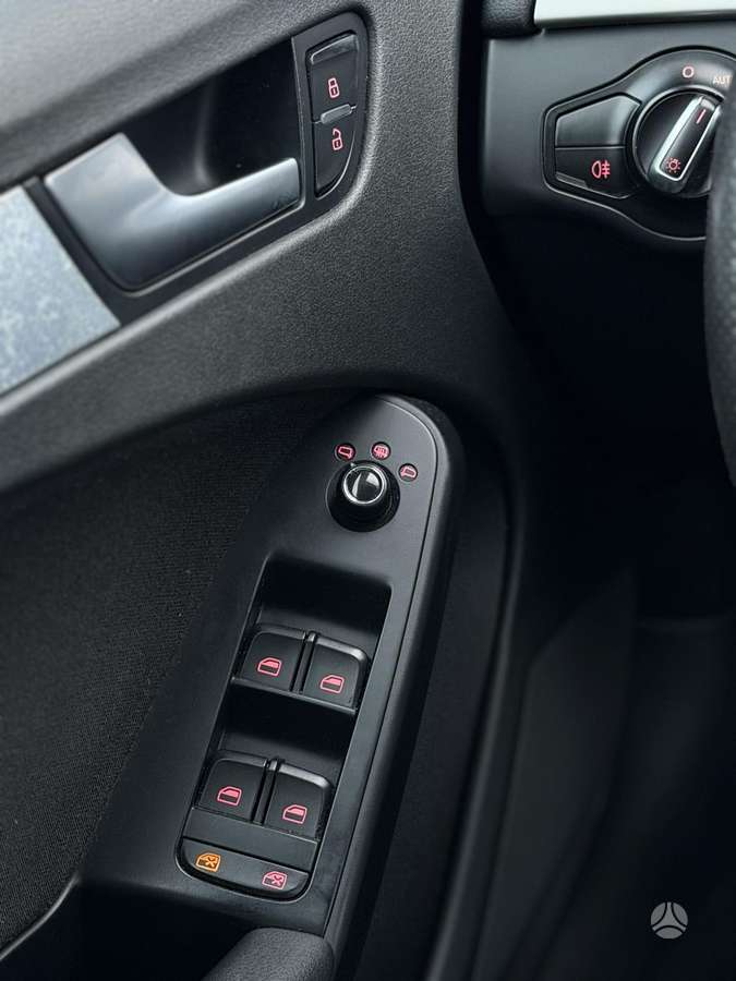 Audi A4 2009 — photo 19