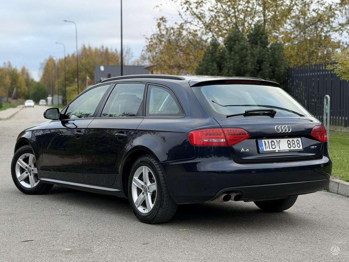 Audi A4 2009 — rear view