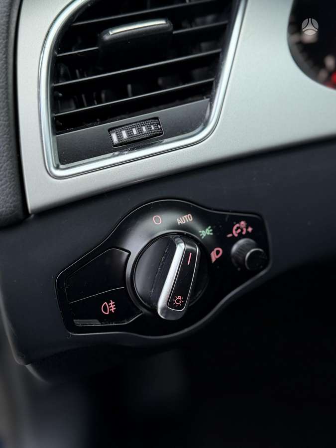 Audi A4 2009 — photo 20