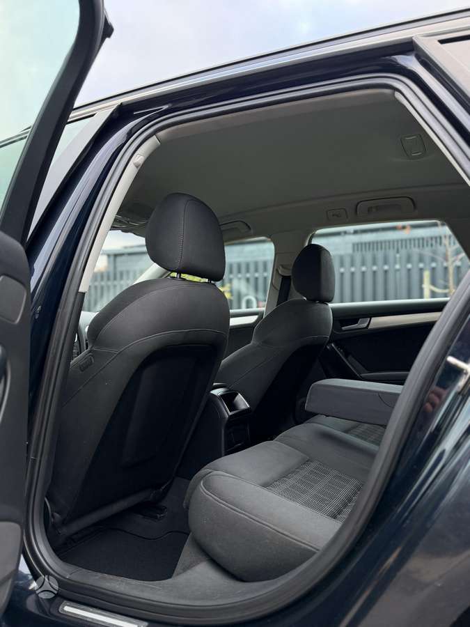 Audi A4 2009 — photo 22