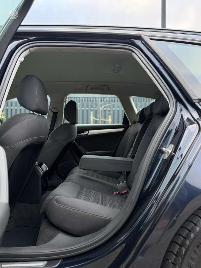 Audi A4 2009 — photo 23