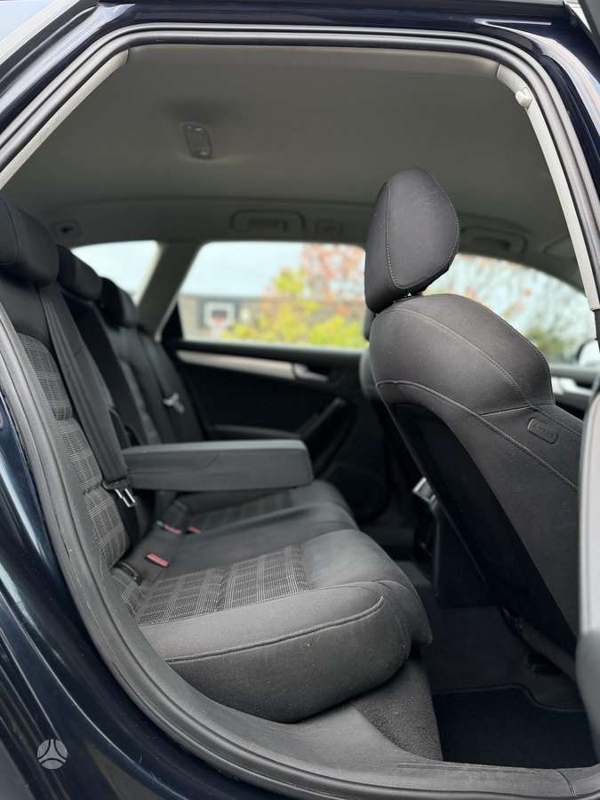 Audi A4 2009 — photo 25