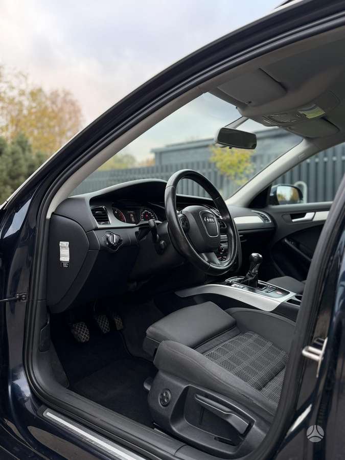 Audi A4 2009 — photo 5