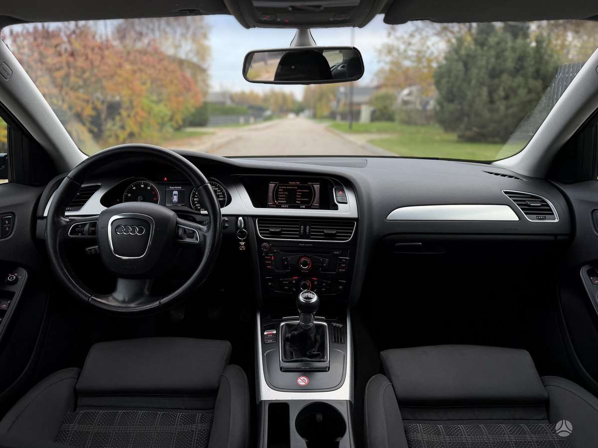 Audi A4 2009 — photo 9