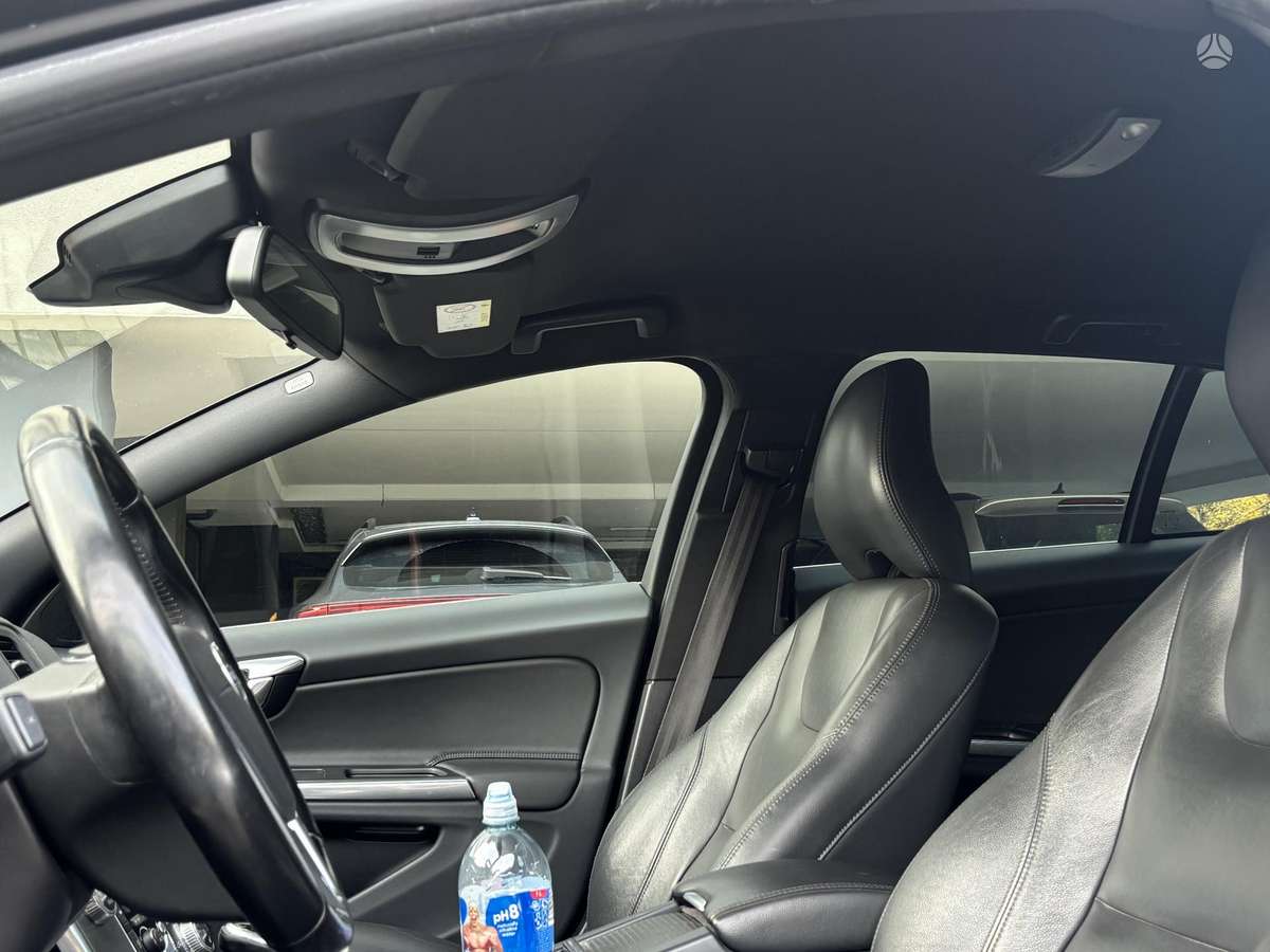Volvo V60 2014 — photo 13