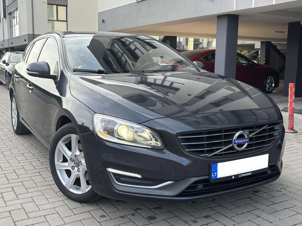 Volvo V60 2014 — rear view