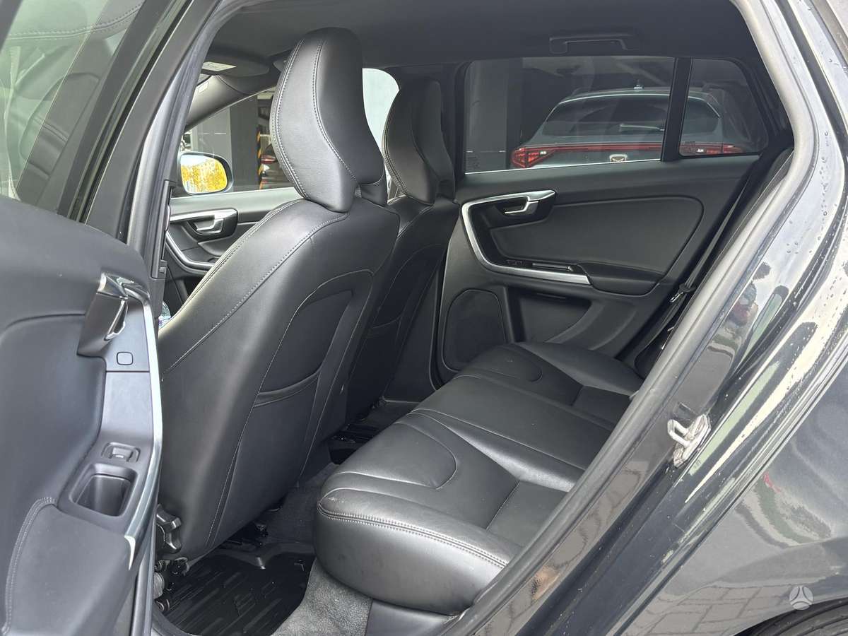 Volvo V60 2014 — photo 22