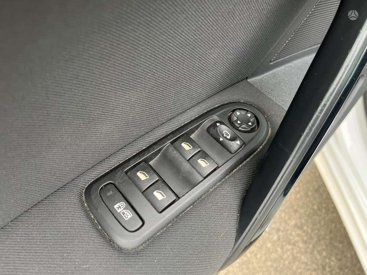 Peugeot 508 2015 — photo 17