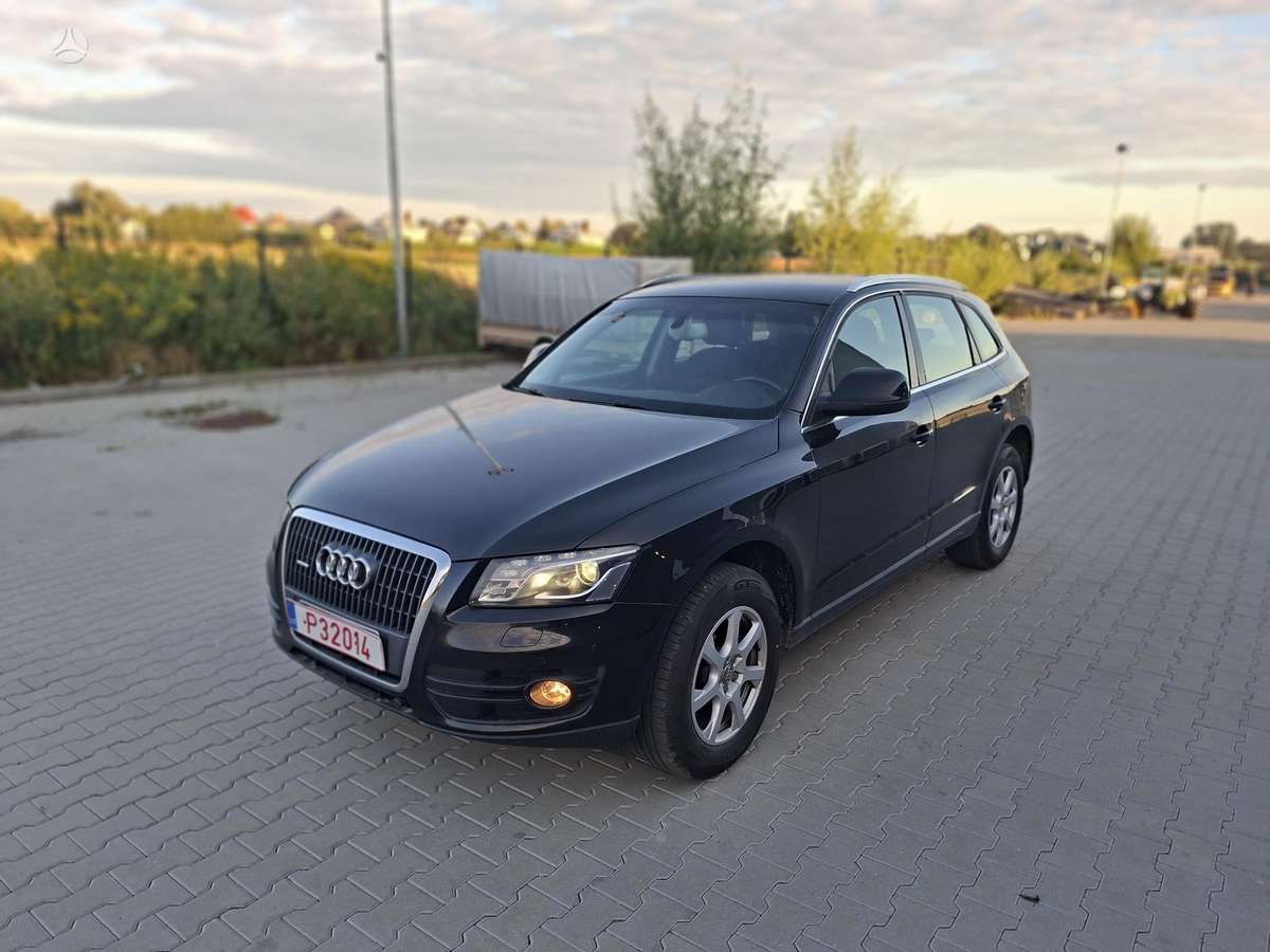 Audi Q5 2009 — салон