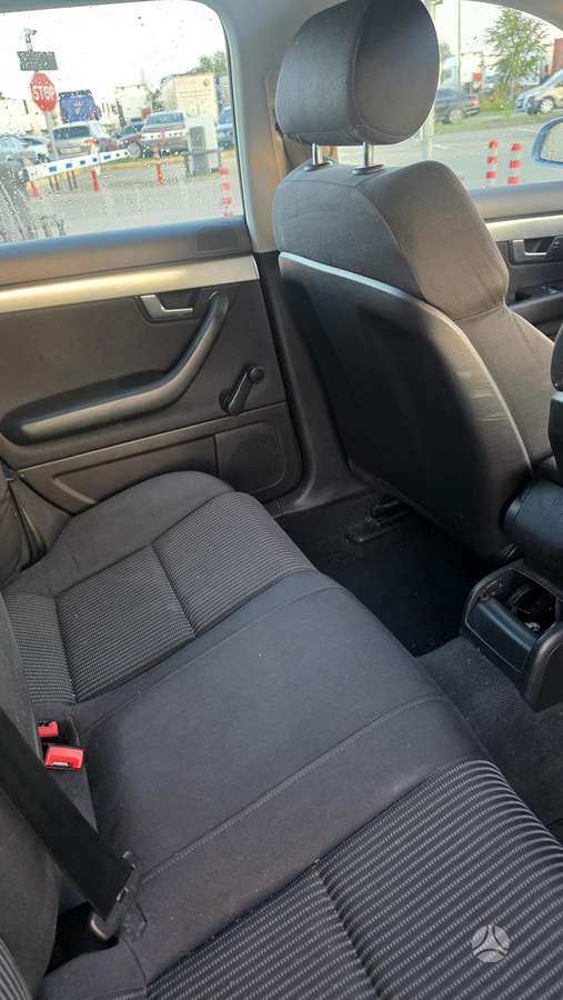 Audi A4 2005 — photo 13