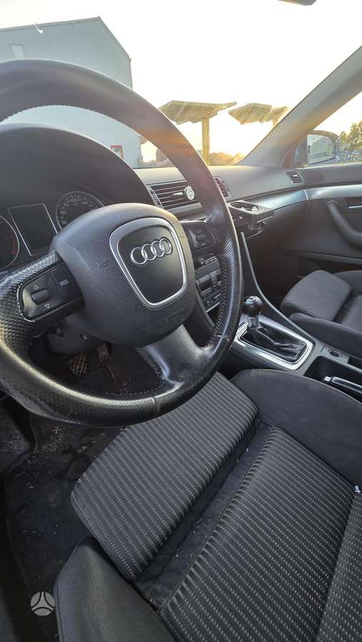 Audi A4 2005 — photo 16
