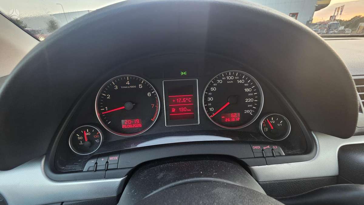 Audi A4 2005 — photo 17