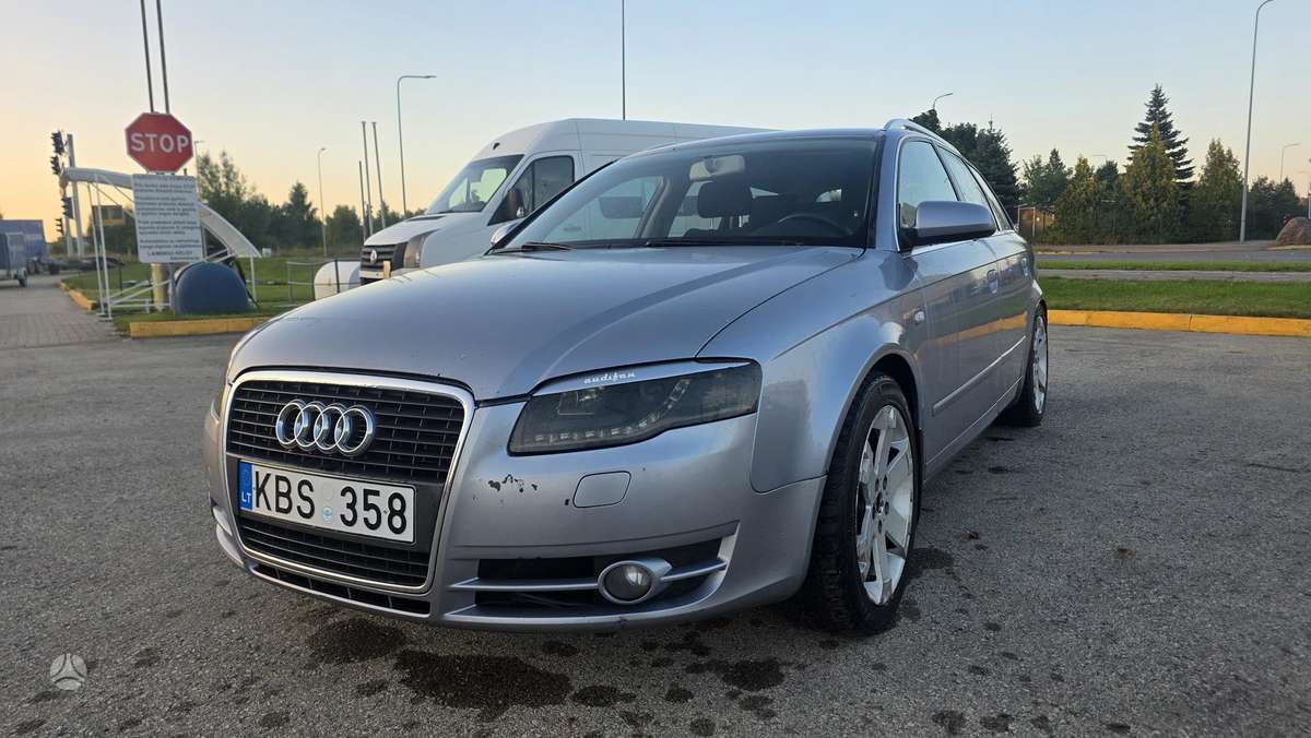 Audi A4 2005 — rear view