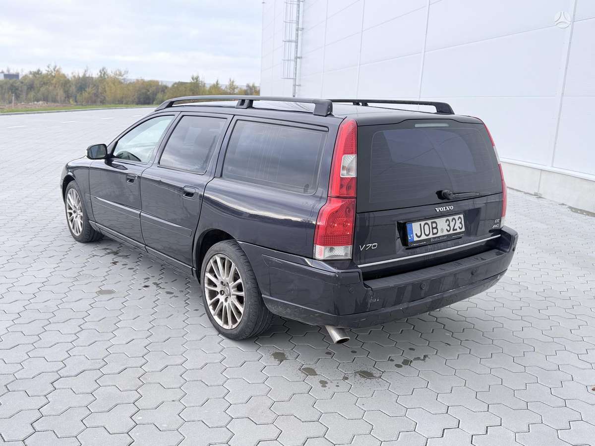 Volvo V70 2007 — interior