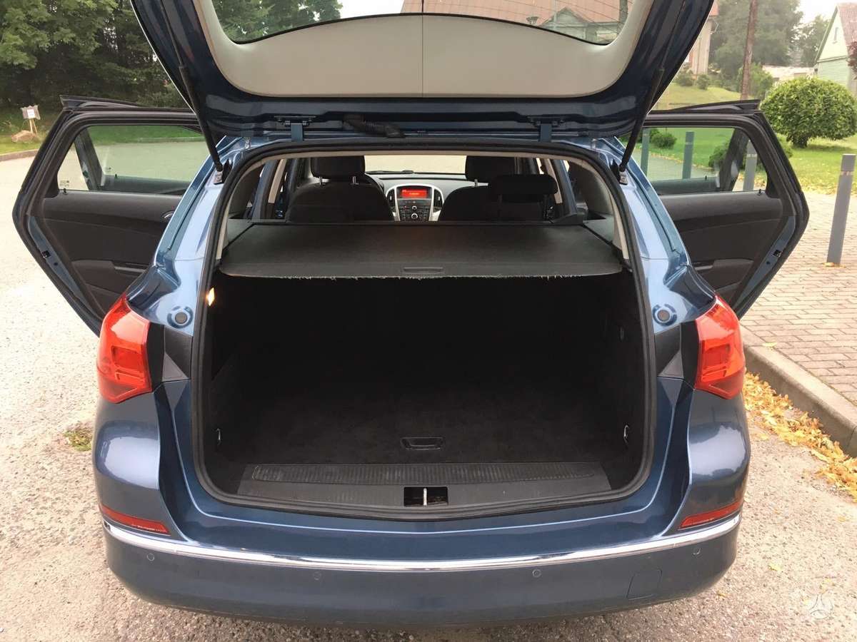 Opel Astra 2014 — photo 17