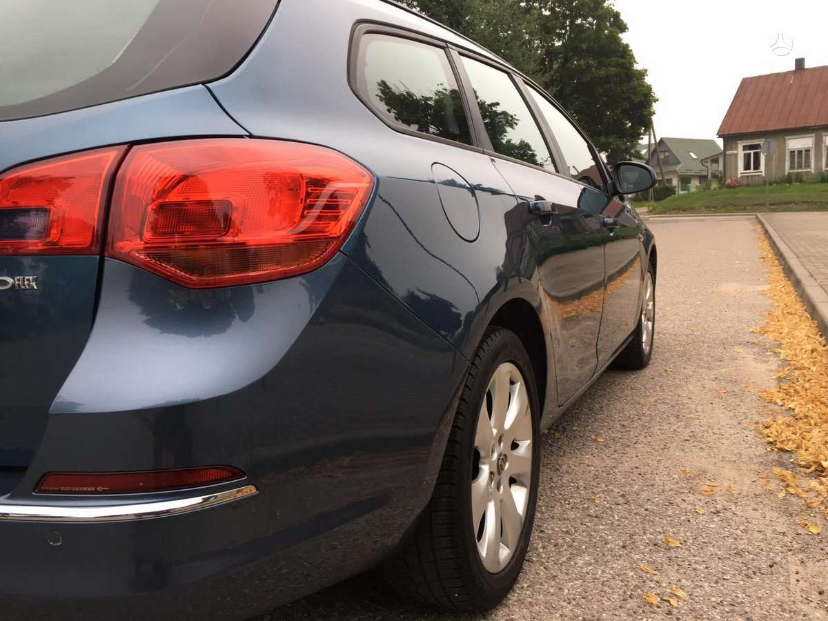 Opel Astra 2014 — photo 18