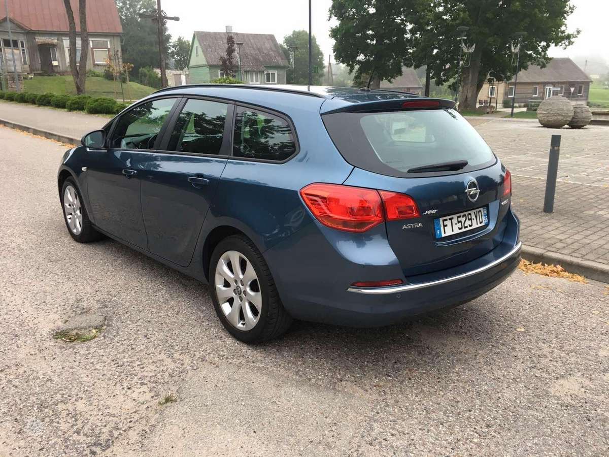Opel Astra 2014 — photo 6