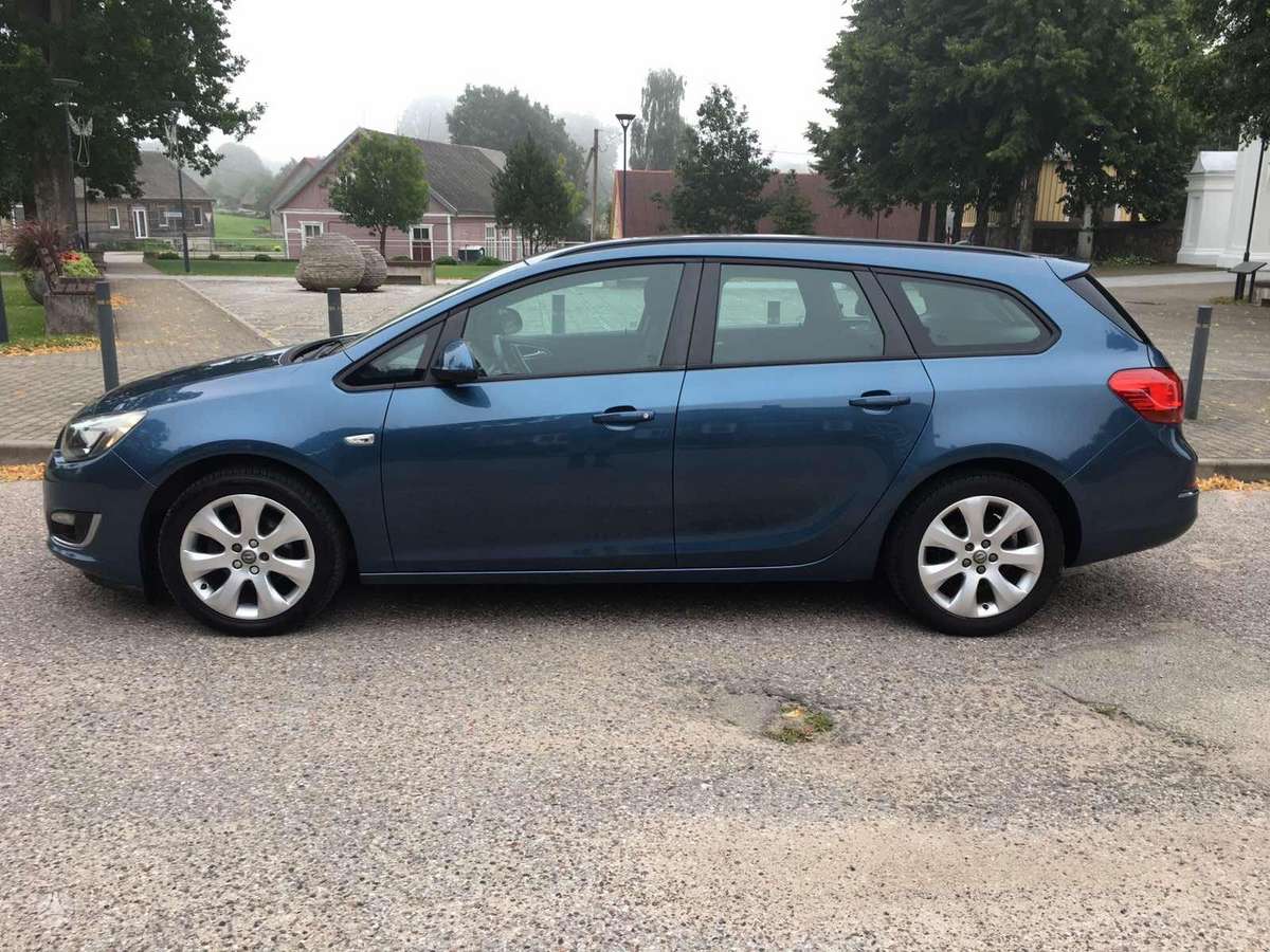 Opel Astra 2014 — photo 7