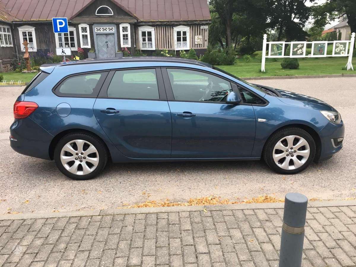 Opel Astra 2014 — photo 8