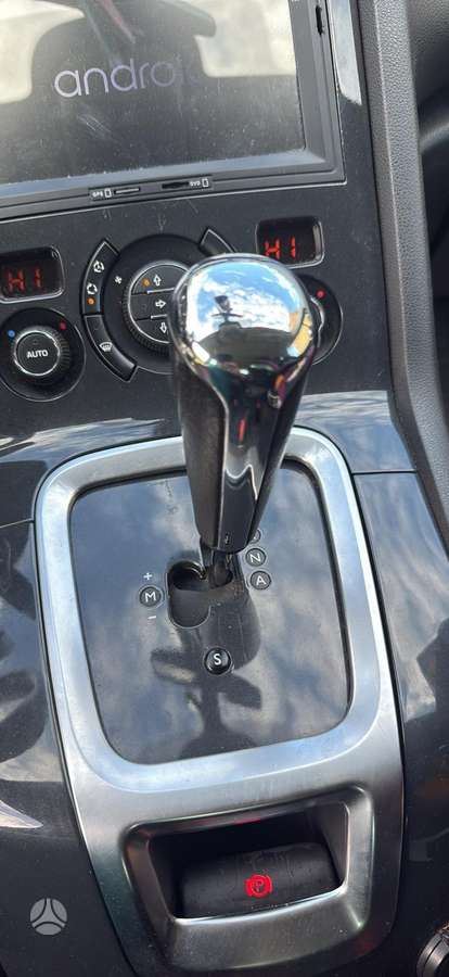 Peugeot 5008 2010 — engine 1600 cm³