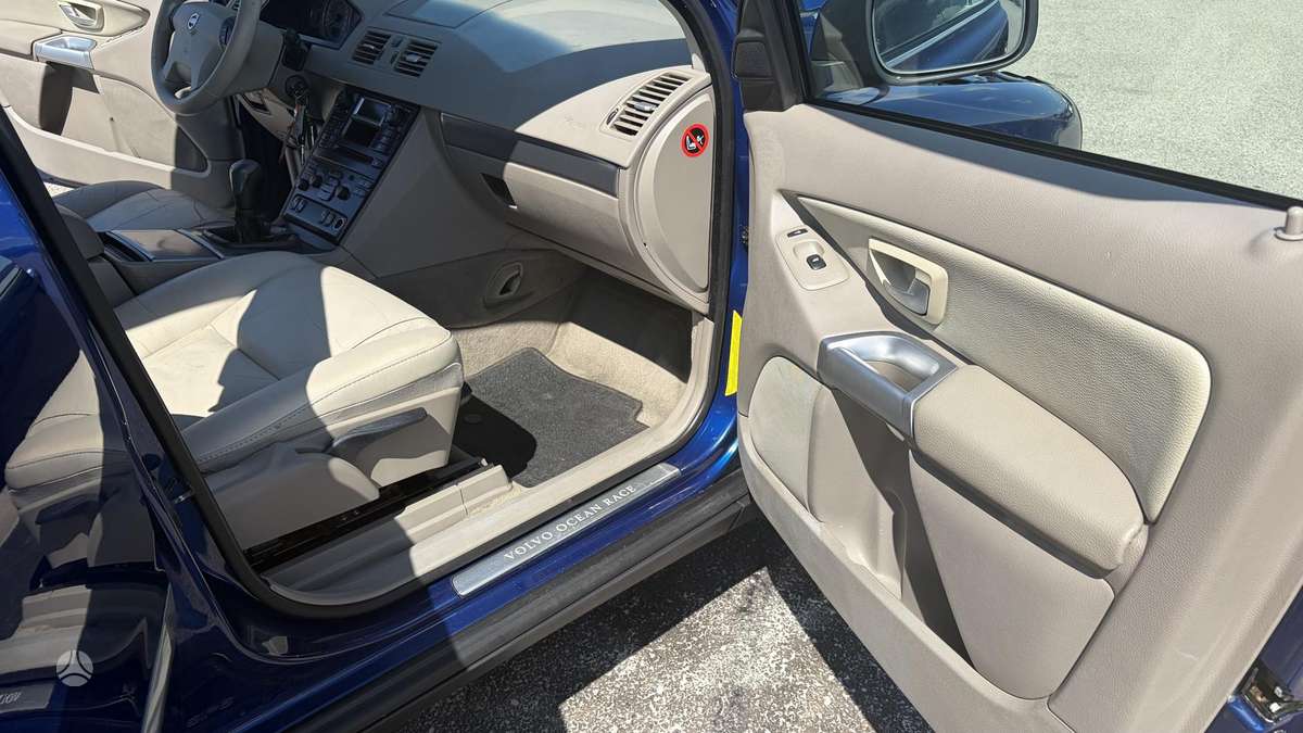 Volvo XC90 2006 — photo 28