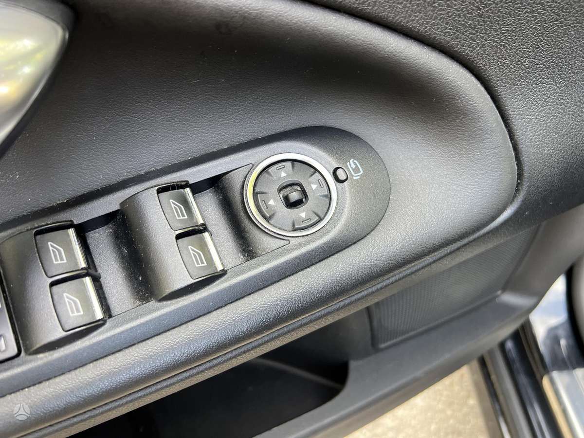 Ford Mondeo 2012 — photo 13
