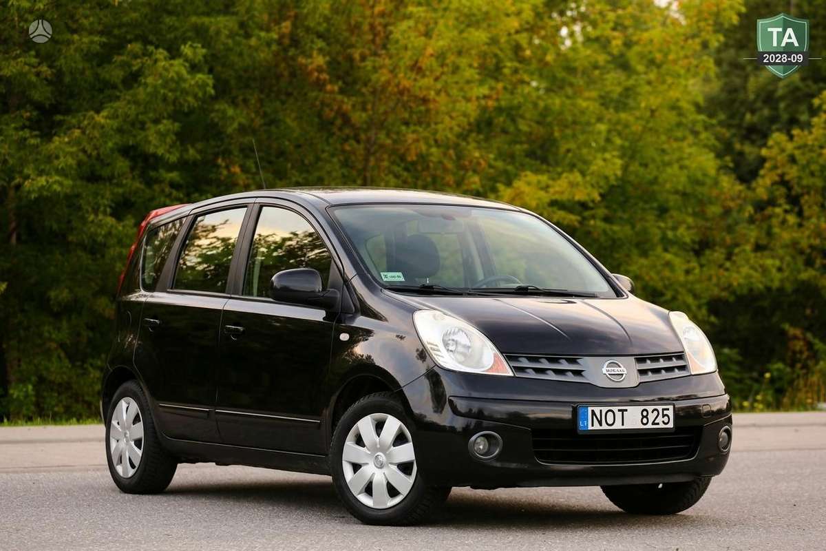Nissan Note 2008 — rear view