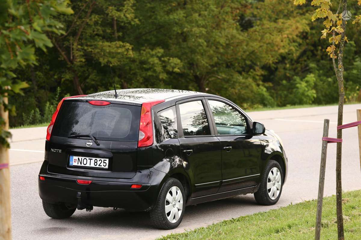 Nissan Note 2008 — interior