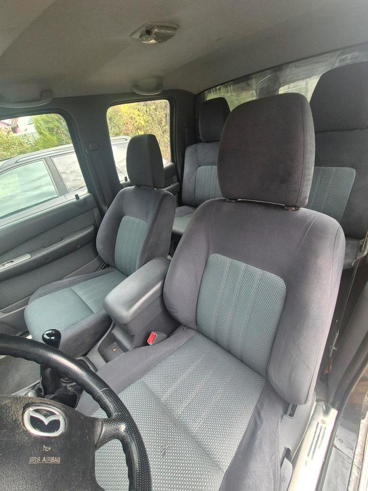 Mazda B series 2004 — photo 7